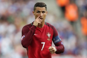 开云在线直播-勇士队领跑联盟，目标再创新高，勇士全队